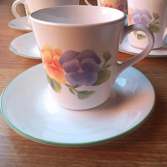 *Vintage Corning Wear, Corelle,  Summer Blush pattern, 8 cups, 8 saucers - Picture 4 of 16